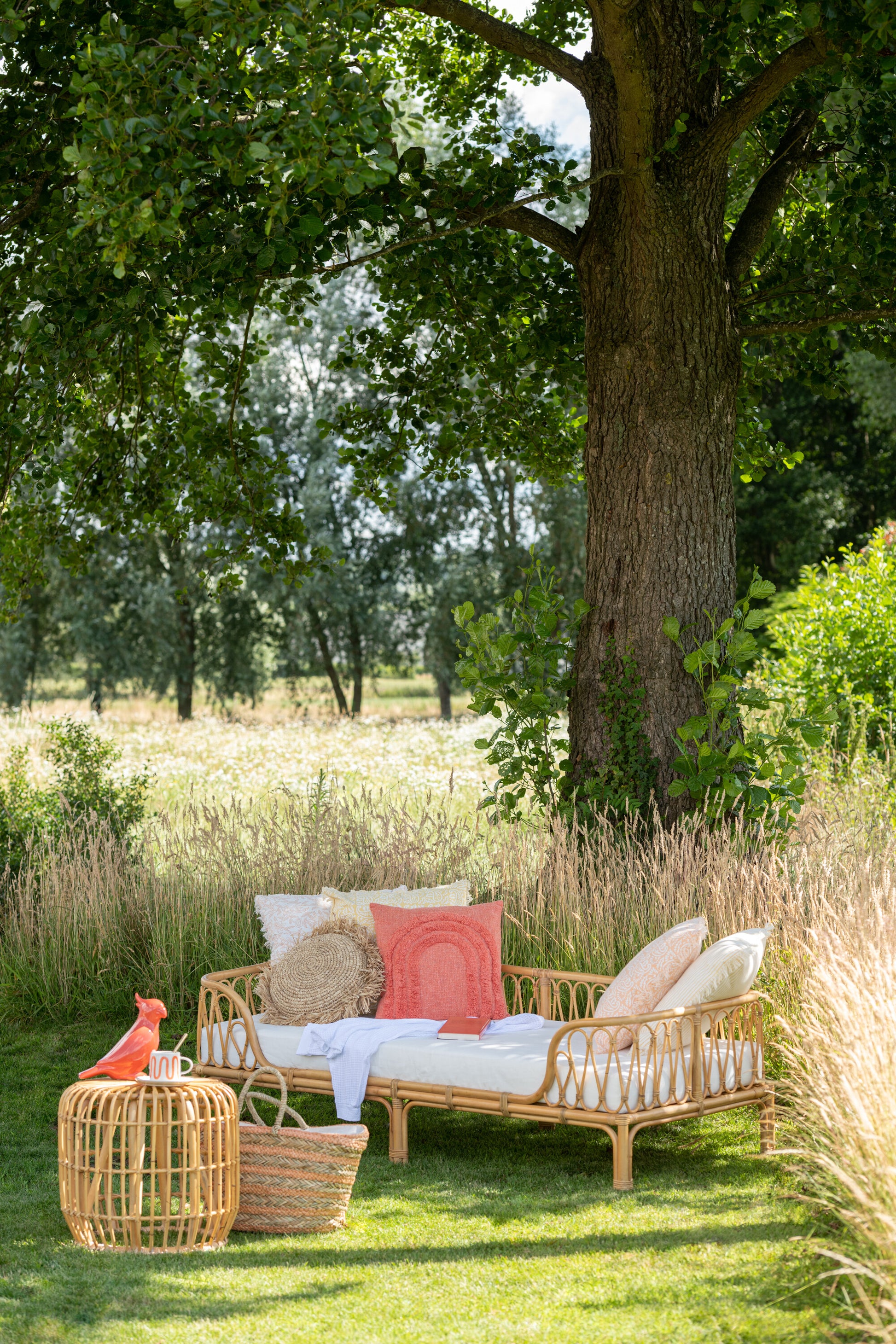 Pierre Rattan Bed Naturel-Bed-J-Line-bed-pierre-rattan-nat-13-bed, outdoor-Breedte 77 Hoogte 55 Lengte 186 Gewicht 14,8 kg Verzameling ZOMER 2023 Kleur 1 NATUURLIJK Materiaal samenstelling ROTAN(90%),STOF(5%),SCHUIM(5%) Maximaal zitgewicht 100 Montage vereist Nvt-5400924310585-31058-Cerasus Homestyle