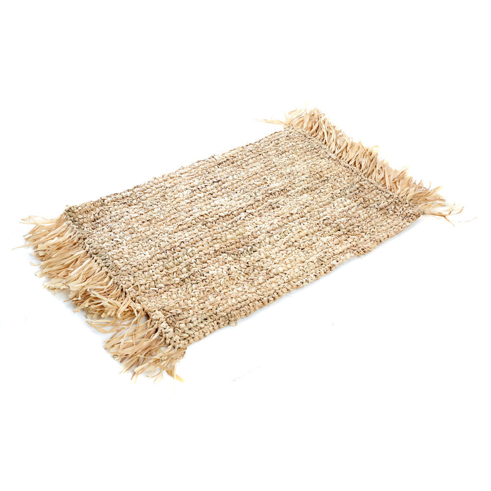 update alt-text with template De Fringe Raffia Placemat Rechthoeking - Naturel-Bazar Bizar-Default-de-fringe-raffia-placemat-rechthoekig-naturel-1-Deze prachtige handgeweven Raffia Placemat met franjes zal er prachtig uitzien als onderdeel van uw natuurlijke tafelschikking en geeft een prachtige boho touch. Geschikt voor de meeste binnen- en buitenstijlen. Kleur Naturel Breedte (cm) 35 Lengte (cm) 65 Materialen Raffia-7438246093006-BAJN013N-Cerasus Homestyle