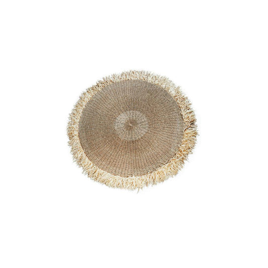 Het Raffia Fringed Tapijt - Naturel - 100-Tapijt-Bazar Bizar-de-raffia-fringed-tapijt-naturel-100-1-kleed, tapijt-Ons Franjestapijt, gemaakt van raffia, sisal en palm, is naturel van kleur. Het geeft textuur en zachtheid aan een harde vloer. Het is natuurlijk slijtvast en ideaal voor uw keuken, woonruimte of overdekt terras. Kleur Naturel Breedte (cm) 100 Lengte (cm) 100 Materialen Seagrass - Raffia-7438246017057-BAJN009N-100-Cerasus Homestyle