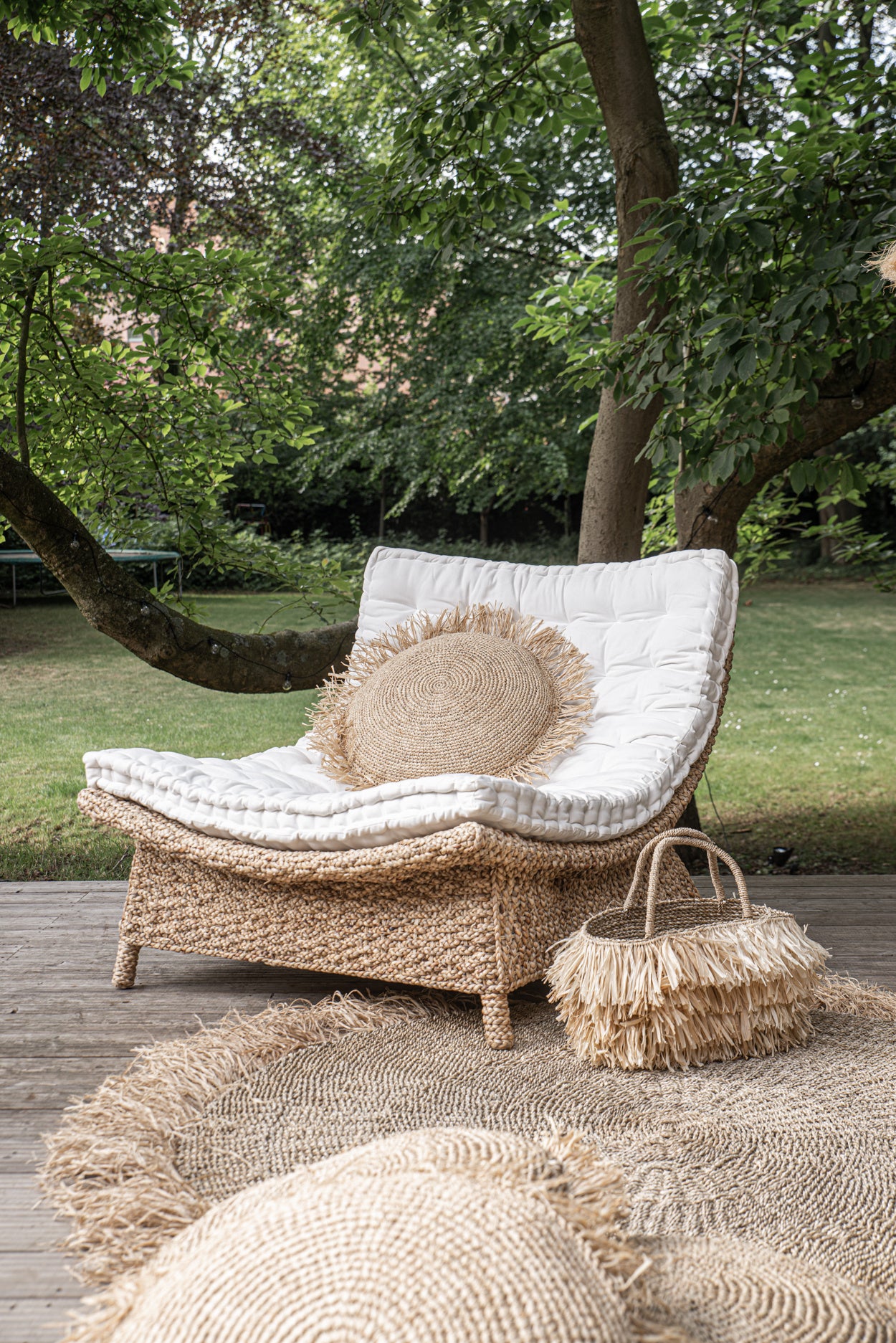 Het Raffia Fringed Tapijt - Naturel - 100-Tapijt-Bazar Bizar-de-raffia-fringed-tapijt-naturel-100-3-kleed, tapijt-Ons Franjestapijt, gemaakt van raffia, sisal en palm, is naturel van kleur. Het geeft textuur en zachtheid aan een harde vloer. Het is natuurlijk slijtvast en ideaal voor uw keuken, woonruimte of overdekt terras. Kleur Naturel Breedte (cm) 100 Lengte (cm) 100 Materialen Seagrass - Raffia-7438246017057-BAJN009N-100-Cerasus Homestyle