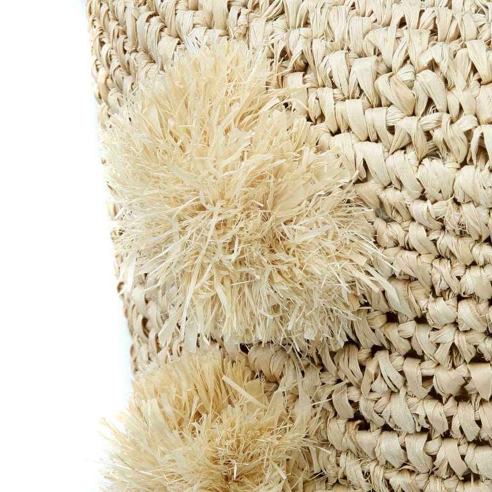 update alt-text with template De Raffia Pom Pom Stoel - Naturel-Kruk-Bazar Bizar-Default-de-raffia-pom-pom-stoel-naturel-2-buiten, kruk-Voeg deze mooie raffia kruk toe aan uw binnen- of overdekte buitenkamer. Een boho zomerse vibe! Kleur Naturel Waar te gebruiken? Binnenshuis - Overdekt buiten Materialen Raffia - Teakhout Hoogte (cm) 47 Breedte (cm) 35 Lengte (cm) 35-7438246021009-JACA007N-35-Cerasus Homestyle