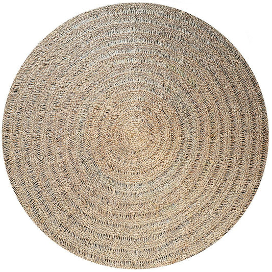 Het Seagrass Tapijt - Naturel - 200cm-Tapijt-Bazar Bizar-de-seagrass-tapijt-naturel-200cm-1-tapijt-Ons cirkelvormige zeegras tapijt, gemaakt van raffia, sisal en palm, heeft een natuurlijke kleur en geeft textuur en zachtheid aan een harde vloer. Natuurlijk slijtvast, ideaal voor uw keuken, leefruimte of overdekt terras. Kleur Naturel Breedte (cm) 200 Lengte (cm) 200 Materialen Seagrass-7438245987924-BAJN016N-200-Cerasus Homestyle