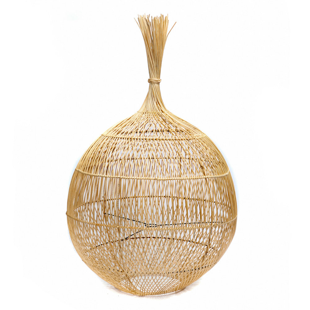 update alt-text with template De Wonton Vloer- en Hanglamp - Naturel-Bazar Bizar-Default-de-wonton-vloer-en-hanglamp-naturel-5-Een rond gevormde multifunctionele lamp die een mooie boho uitstraling geeft aan uw huis of overdekte buitenruimte. Afhankelijk van uw interieur kan deze lamp gebruikt worden als hanglamp of vloerlamp. Heeft u een andere kleur nodig? U kunt natuurlijk rotan eenvoudig in zwart spuiten, of in elke kleur die u maar wilt! Kleur Naturel Materialen Rotan Hoogte (cm) 80 Breedte (cm) 50 Len