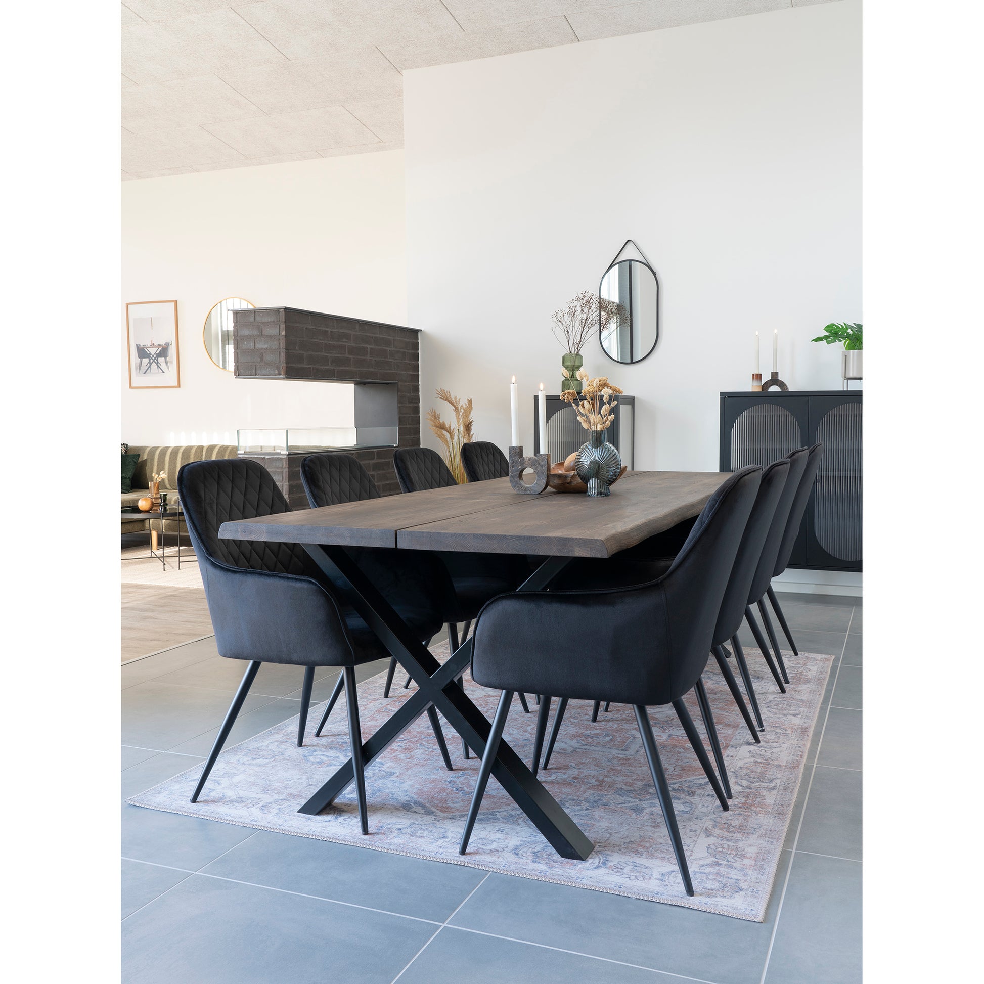 update alt-text with template Harbo Dining Chair - Stoel in zwart velours met zwarte poten - set van 2-Harbo Spisebordsstol-harbo-dining-chair-chair-in-black-velvet-with-black-legs-hn1207-2-Stoel van zwart fluweel met zwarte poten\nHN1207 Materiaal Fluweel, staal Kleur Zwart-5713917017676-1001159-Cerasus Homestyle