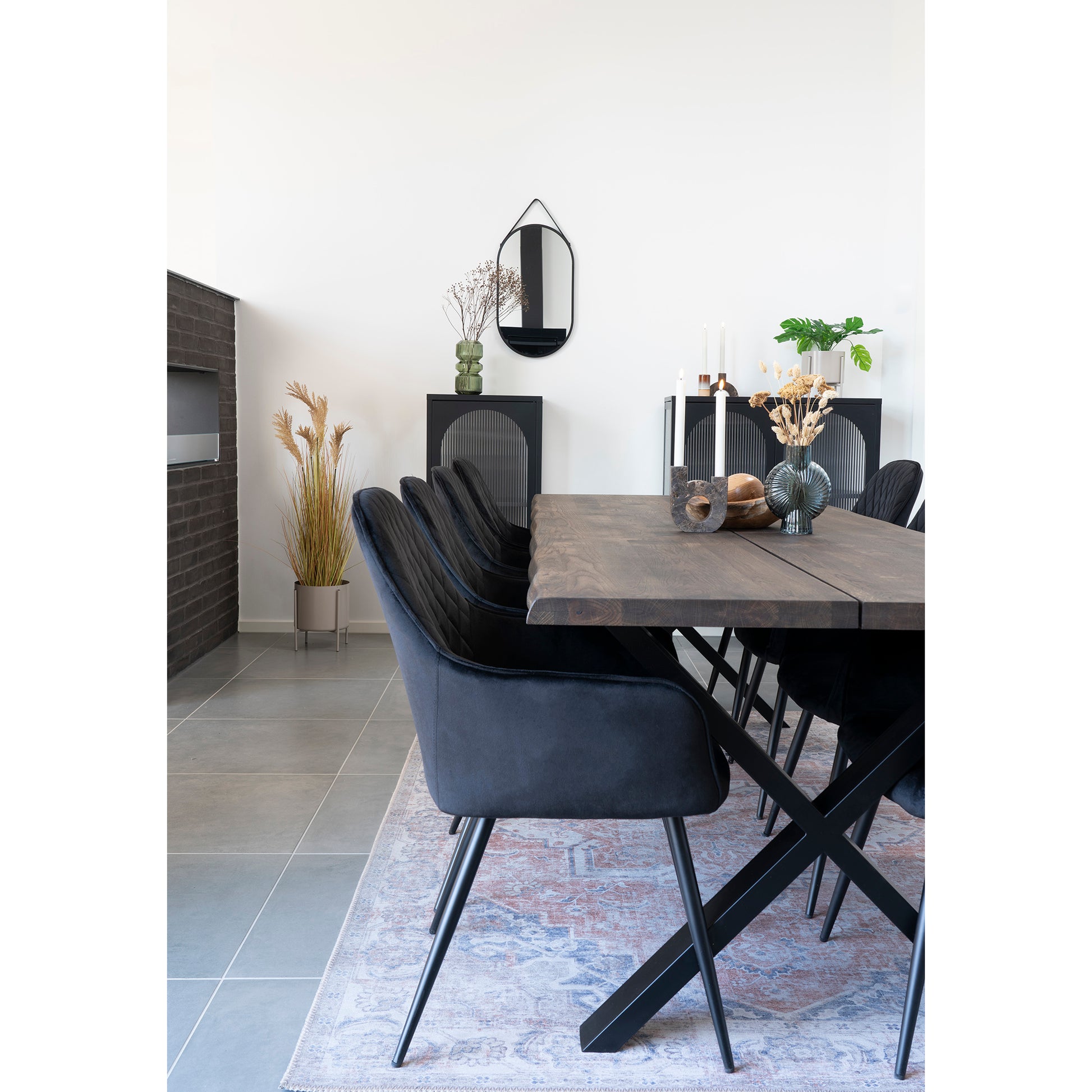 update alt-text with template Harbo Dining Chair - Stoel in zwart velours met zwarte poten - set van 2-Harbo Spisebordsstol-harbo-dining-chair-chair-in-black-velvet-with-black-legs-hn1207-7-Stoel van zwart fluweel met zwarte poten\nHN1207 Materiaal Fluweel, staal Kleur Zwart-5713917017676-1001159-Cerasus Homestyle