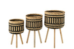 Set van 3 Bamboemanden met poten Naturel/Zwart-Accessoires-J-Line-s-3basket-pats-3leg-bam-nat-bl-4-buiten, decor, design, manden, pot-Breedte 37,5 Hoogte 66 Lengte 37,5 Gewicht 2,61 kg Verzameling ZOMER 2023 Kleur 1 NATUURLIJK Materiaal samenstelling PINEWOOD(15%),BAMBOE(85%) Intrastat-code 46021100 Montage vereist Ja-5400924331955-33195-Cerasus Homestyle